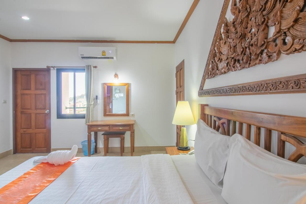 Onnicha Hotel Ratsada Esterno foto